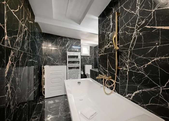 Le Nid Mediterranean, Cosy 3 Μεντόν